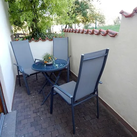 Am Alten Berg Apartment *